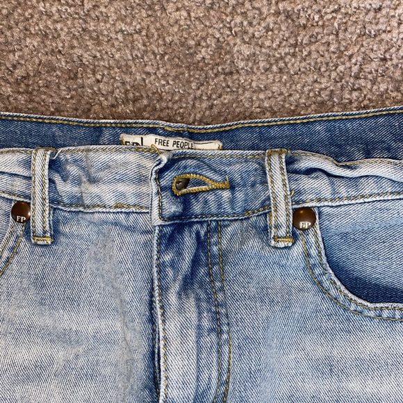 Free People Jean shorts with Lace Hem - Picture 4 of 8